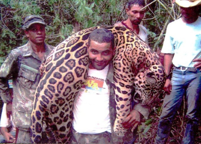 Brazilian Dentist Kills 1000 Jaguars With A Gang of Hunters