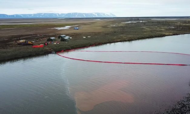 Russia Declares Emergency After 20.000 tons of Oil Spill in Siberia